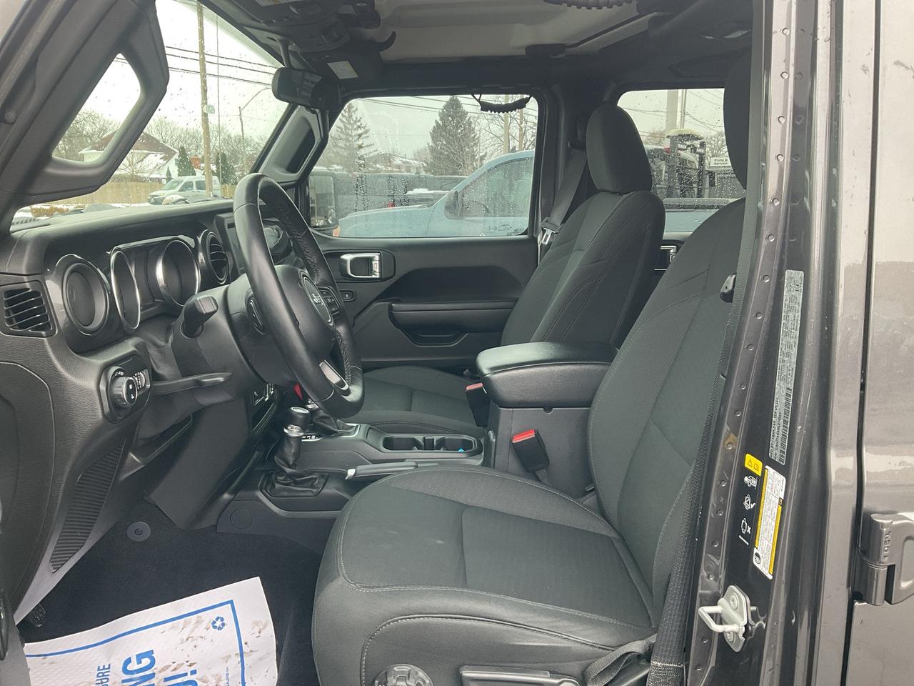 2021 Jeep Gladiator TECHNOLOGY PKG / TRAILER TOW / COLD WEATHER PKG Photo