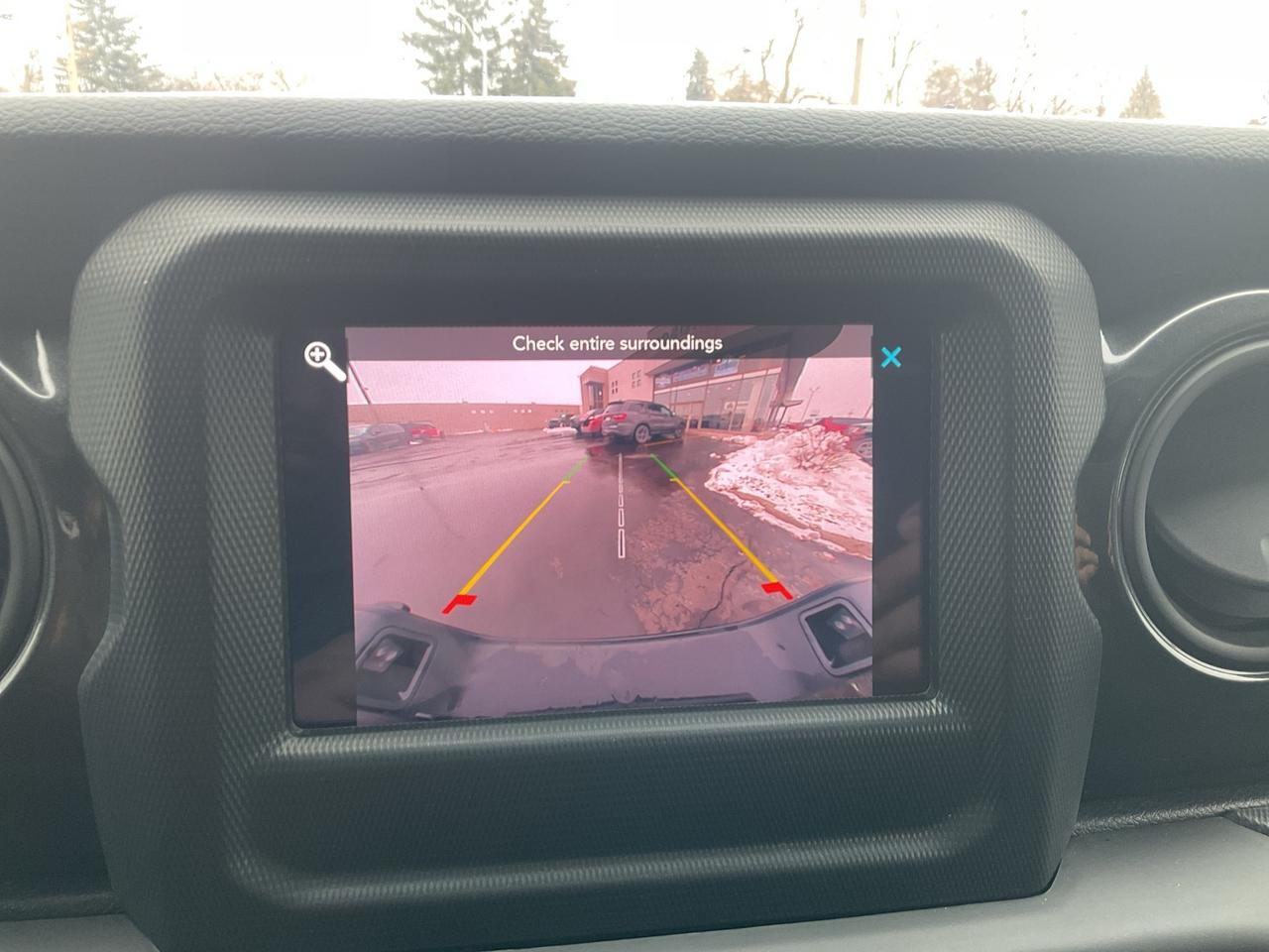 2021 Jeep Gladiator TECHNOLOGY PKG / TRAILER TOW / COLD WEATHER PKG Photo