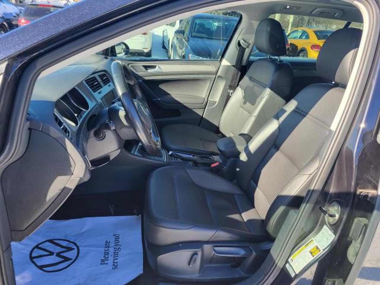 2016 Volkswagen Golf COMFORTLINE Photo