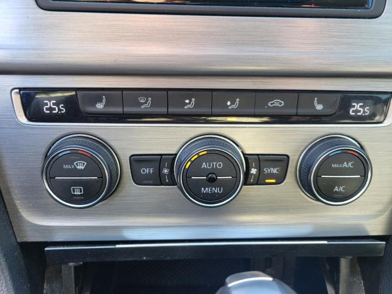 2016 Volkswagen Golf COMFORTLINE Photo