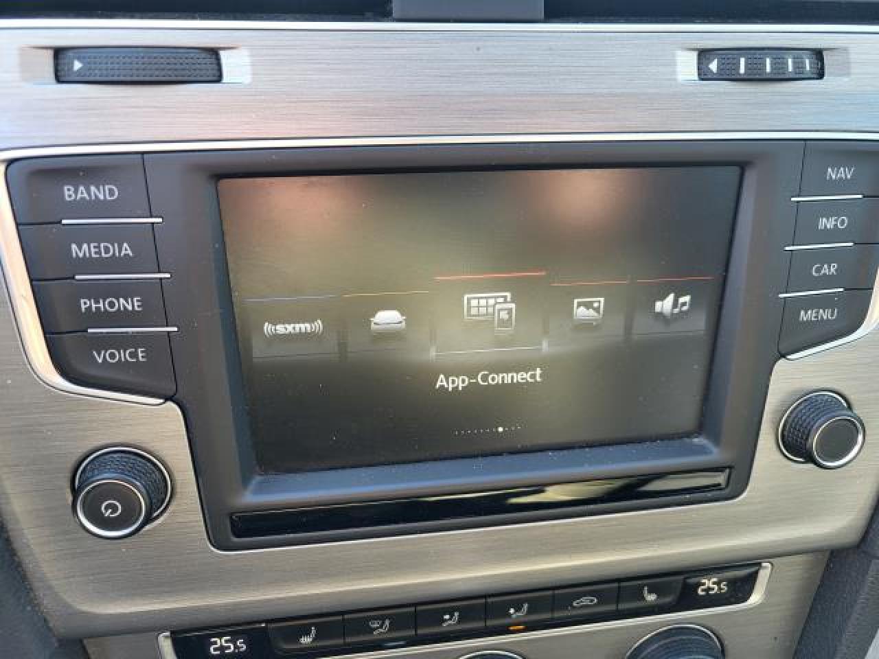 2016 Volkswagen Golf COMFORTLINE Photo