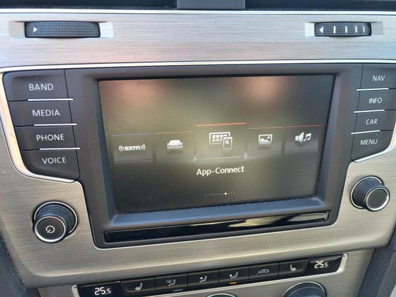 2016 Volkswagen Golf COMFORTLINE Photo