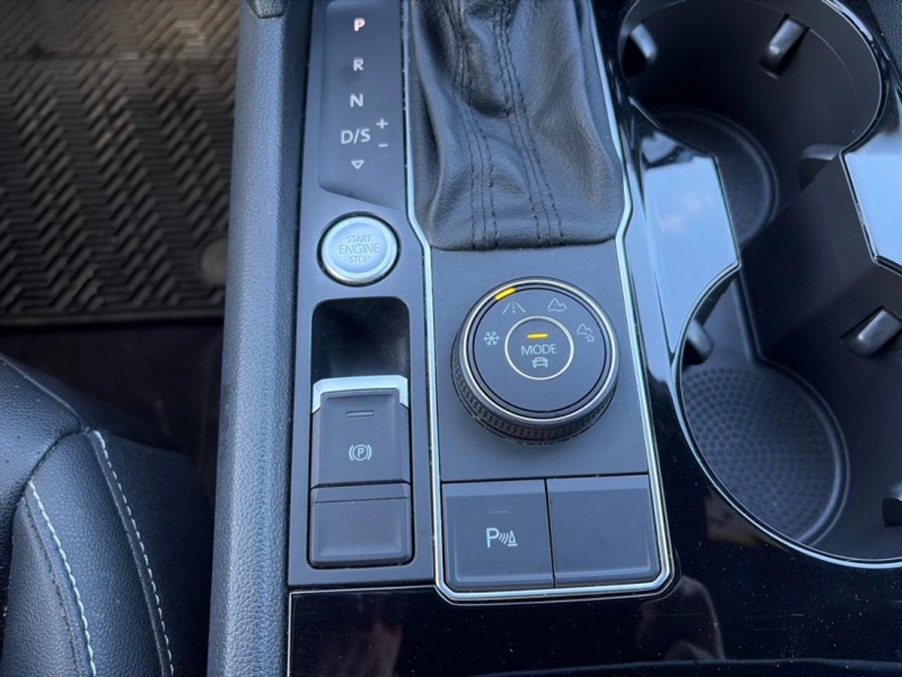 2020 Volkswagen Atlas Cross Sport Comfortline 3.6 FSI 4MOTION Photo