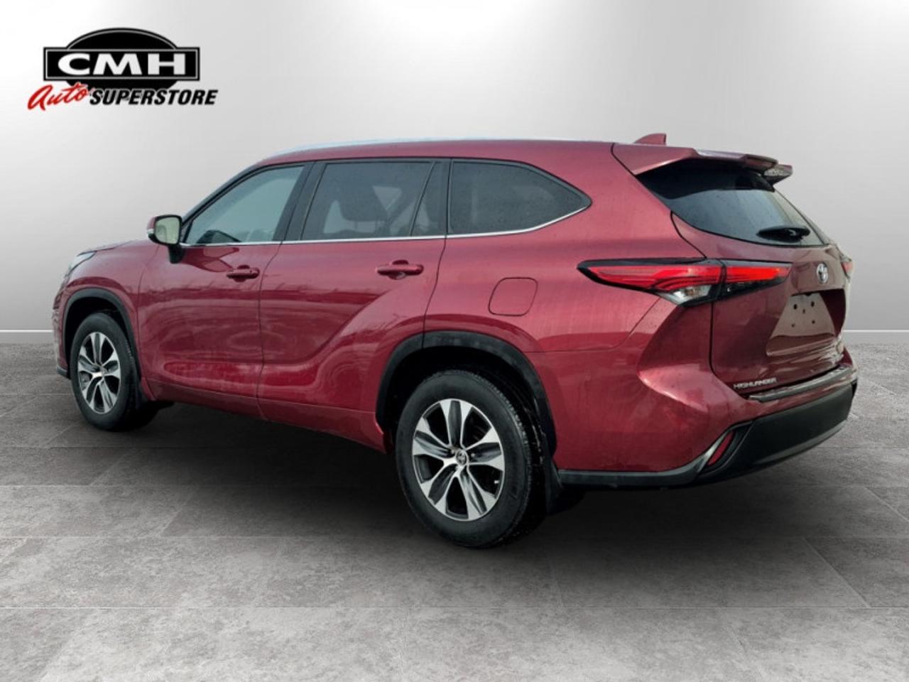2021 Toyota Highlander XLE Photo1