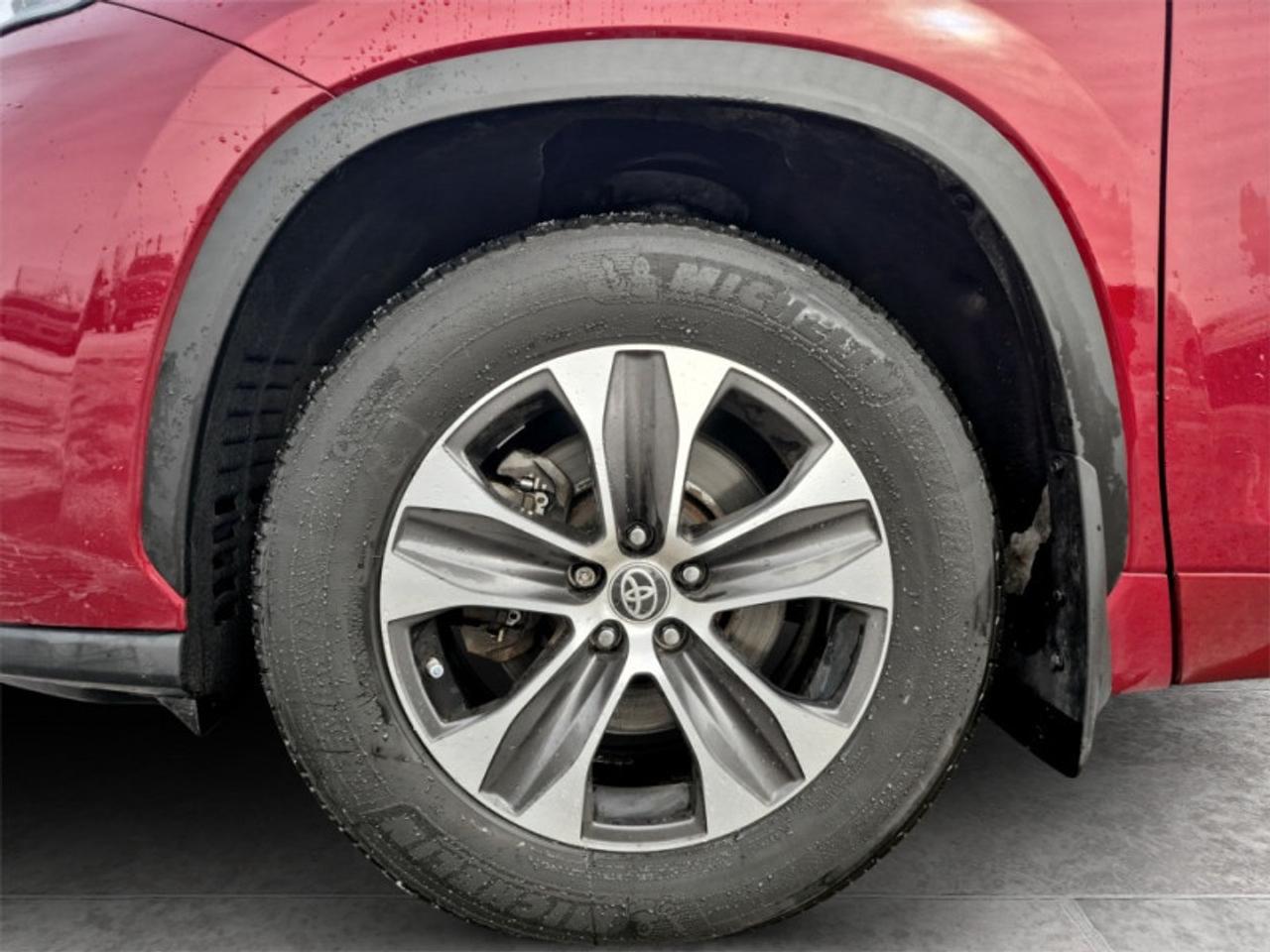 2021 Toyota Highlander XLE Photo