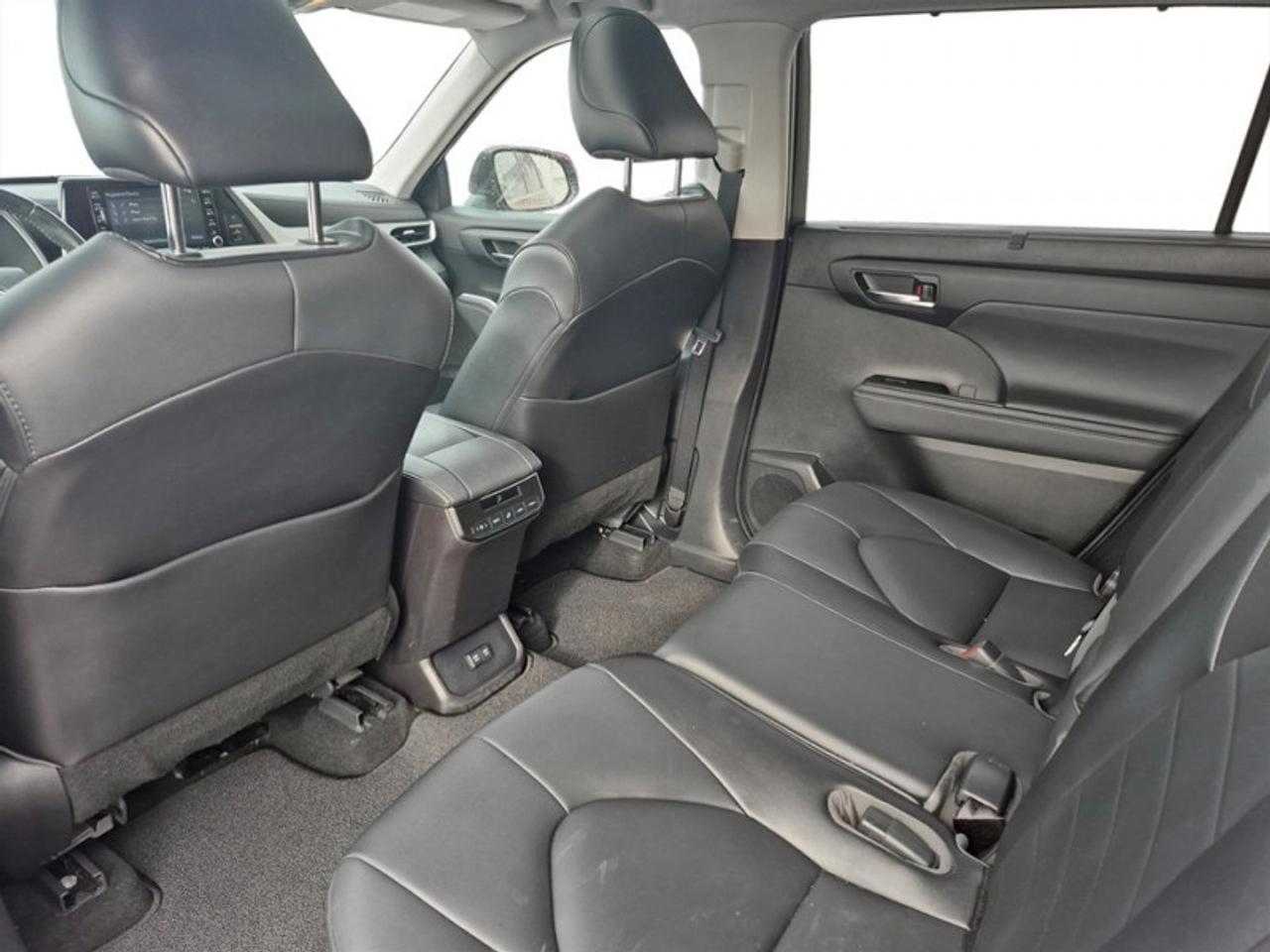 2021 Toyota Highlander XLE Photo