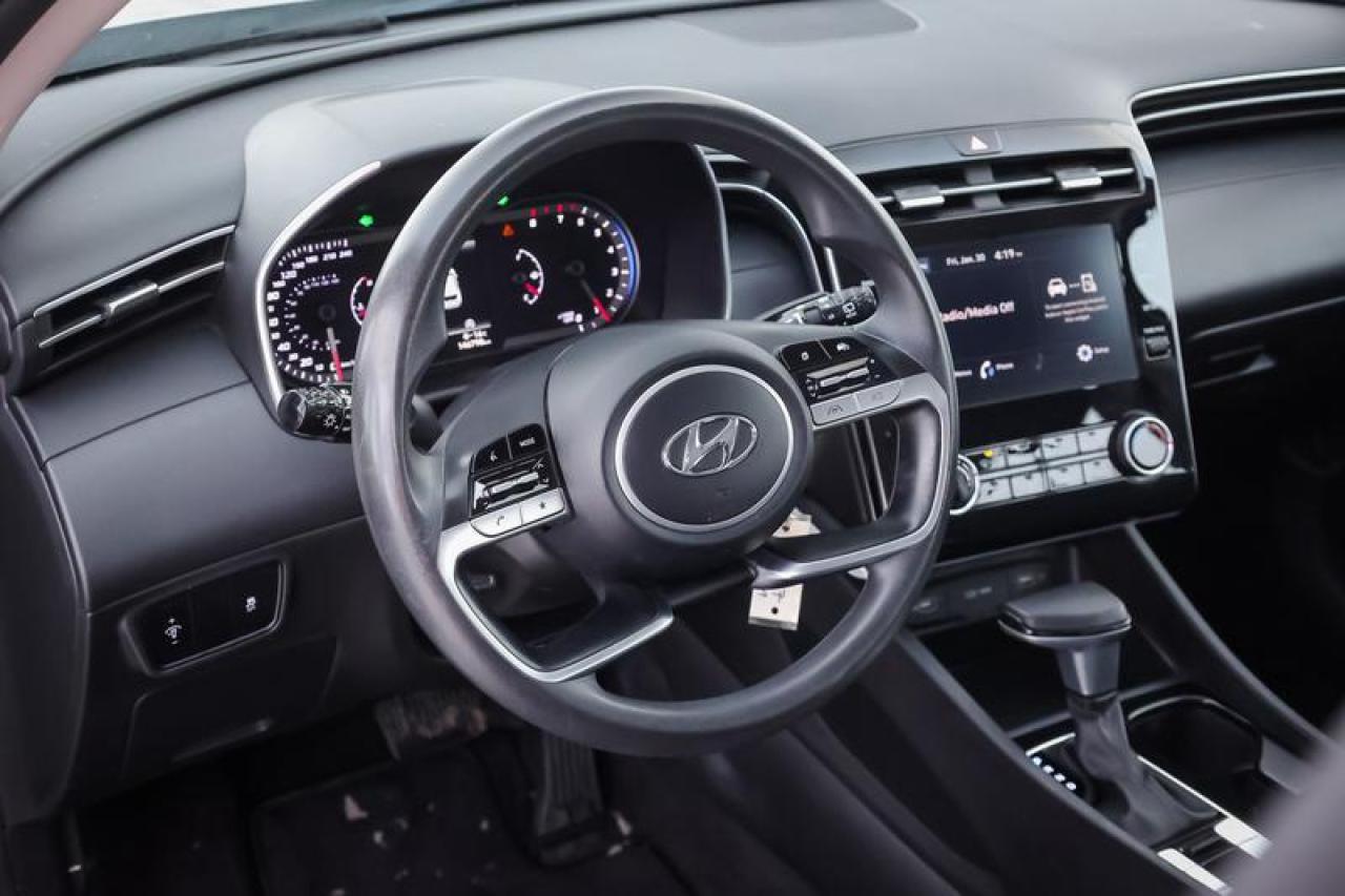 2022 Hyundai Tucson Essential AWD  - Heated Seats Photo