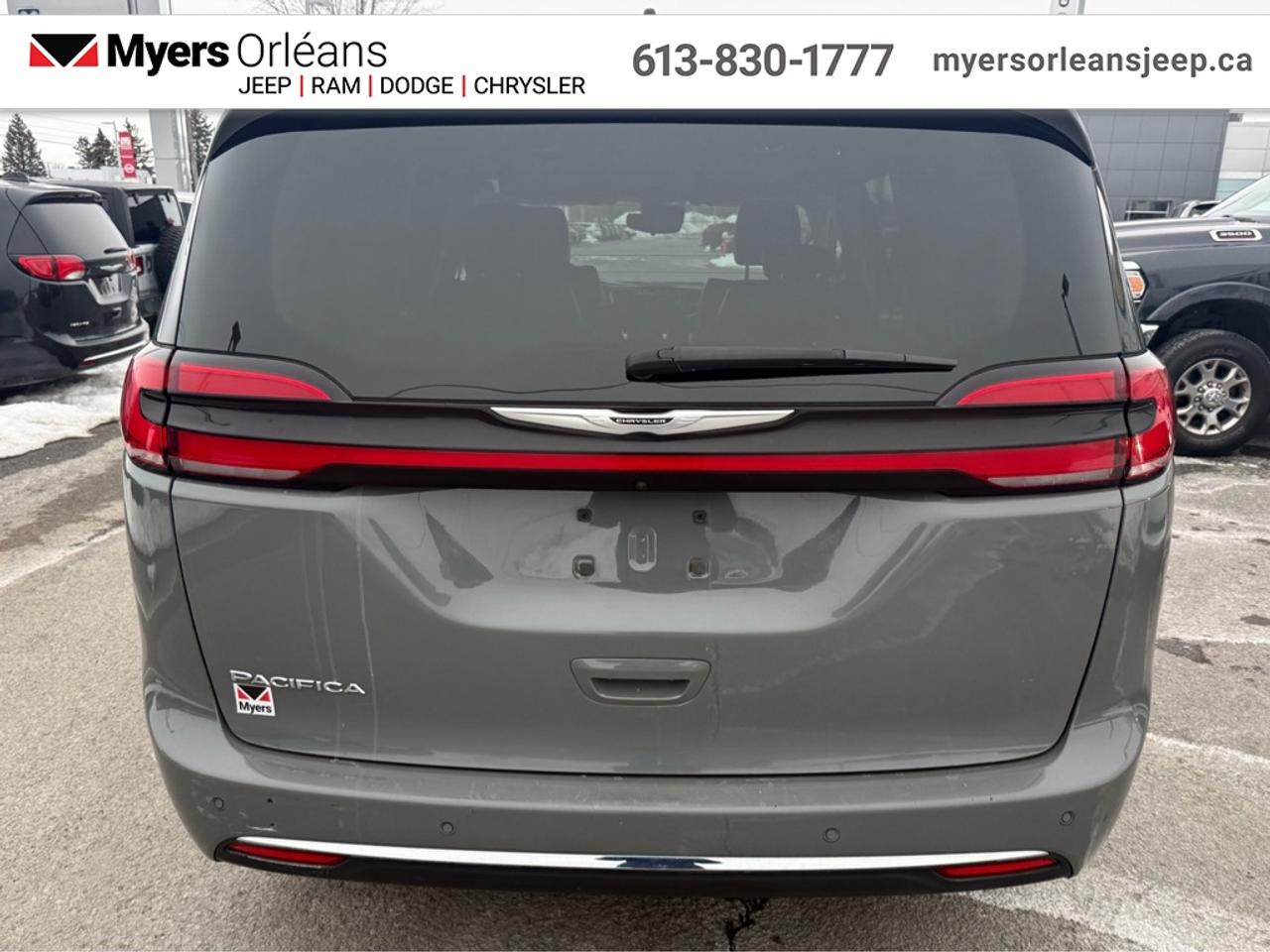2023 Chrysler Pacifica Touring L   - Apple CarPlay Photo