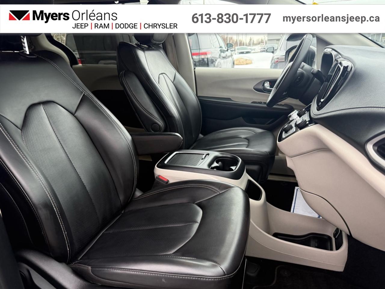 2023 Chrysler Pacifica Touring L   - Apple CarPlay Photo