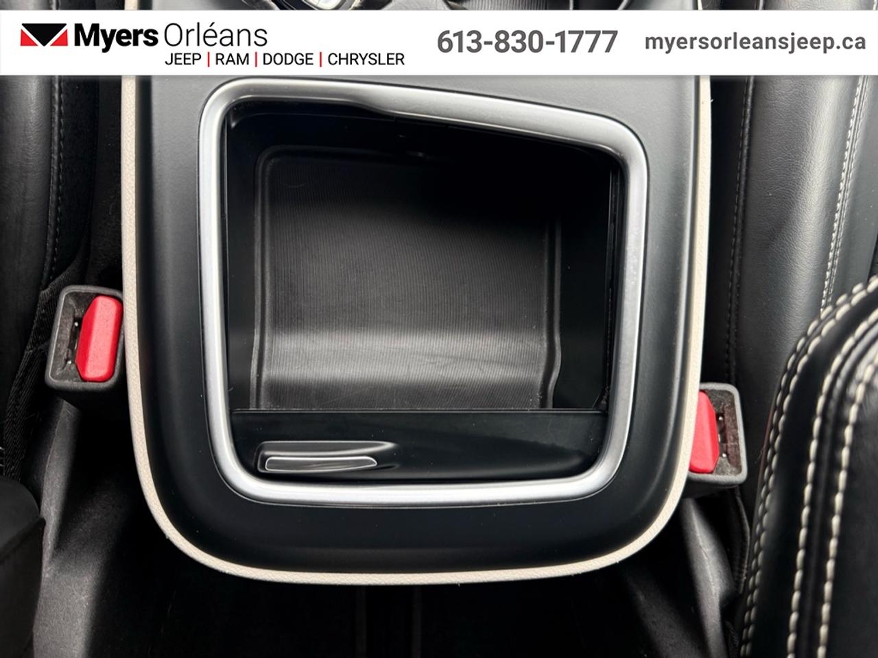 2023 Chrysler Pacifica Touring L   - Apple CarPlay Photo