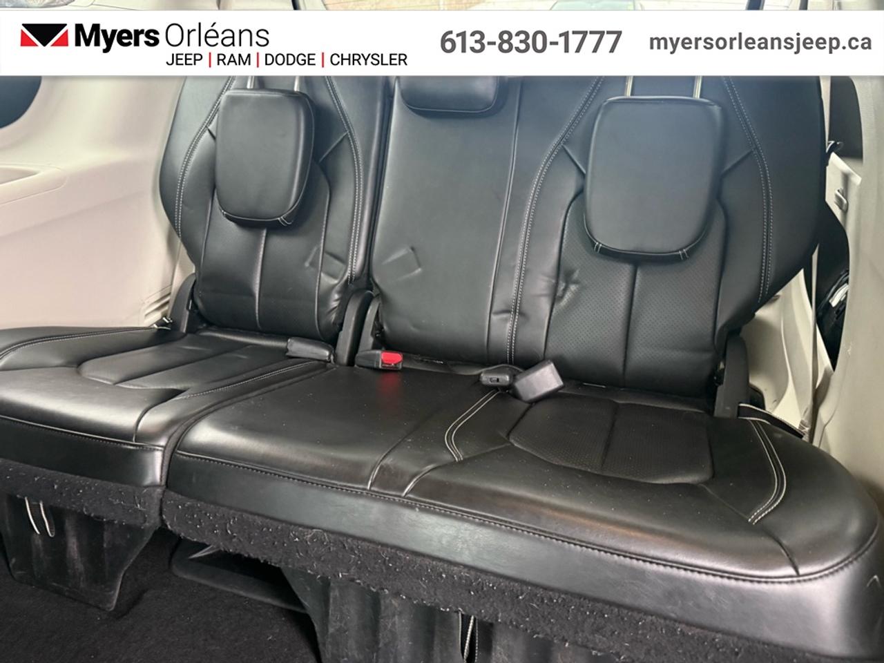 2023 Chrysler Pacifica Touring L   - Apple CarPlay Photo
