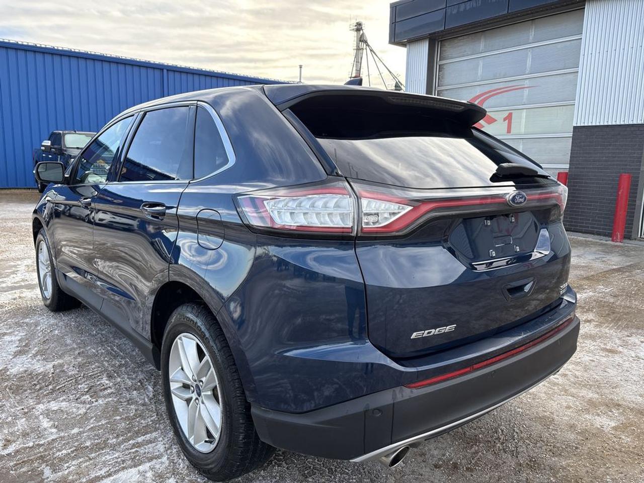 2017 Ford Edge SEL Photo4