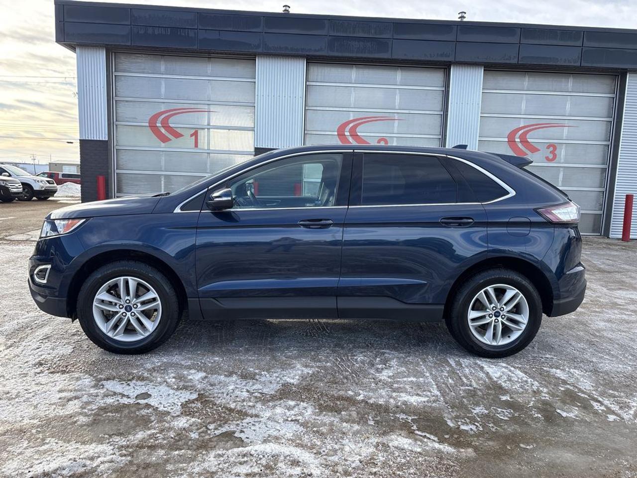 2017 Ford Edge SEL Photo3