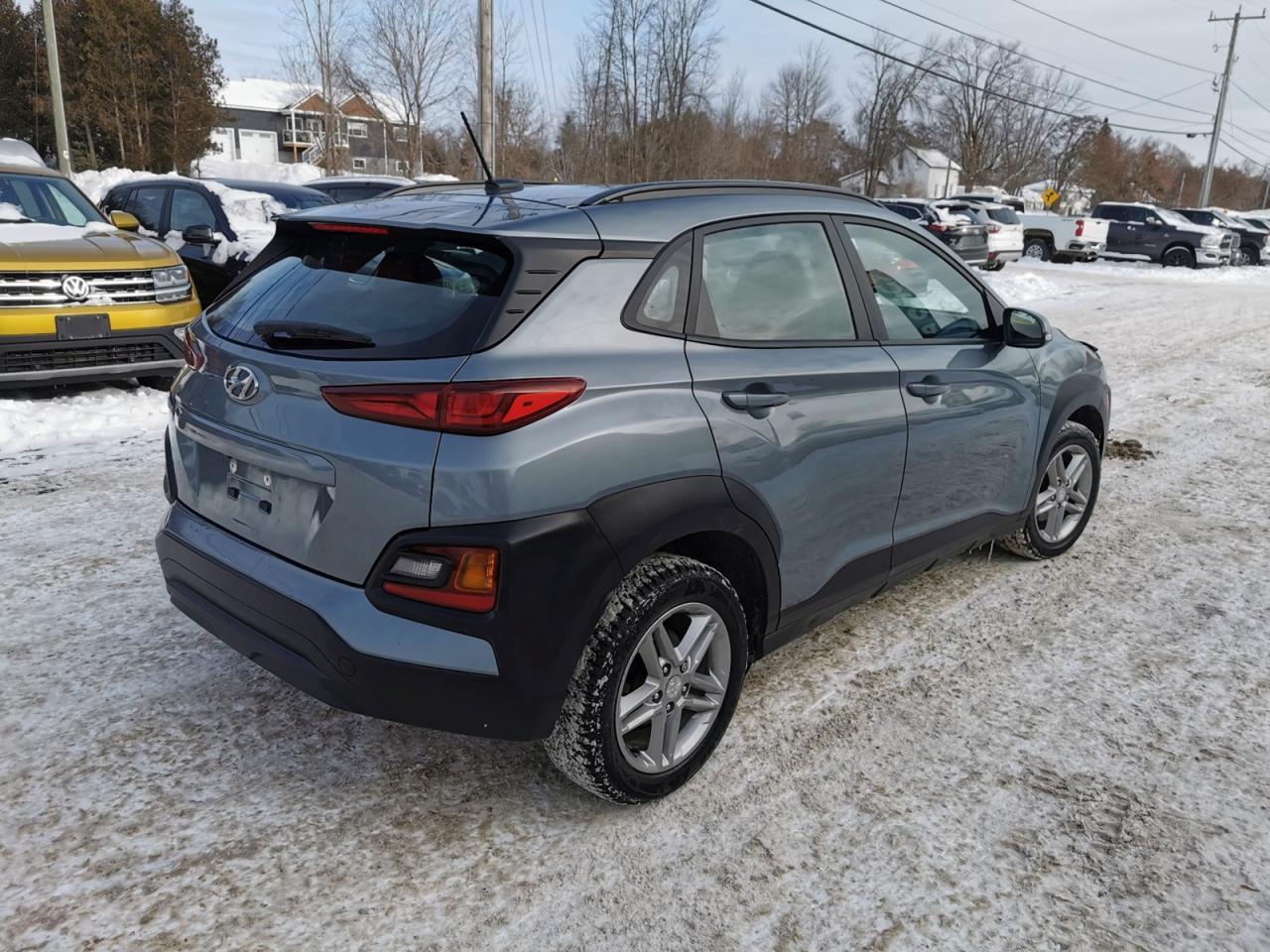 2020 Hyundai KONA SE Photo