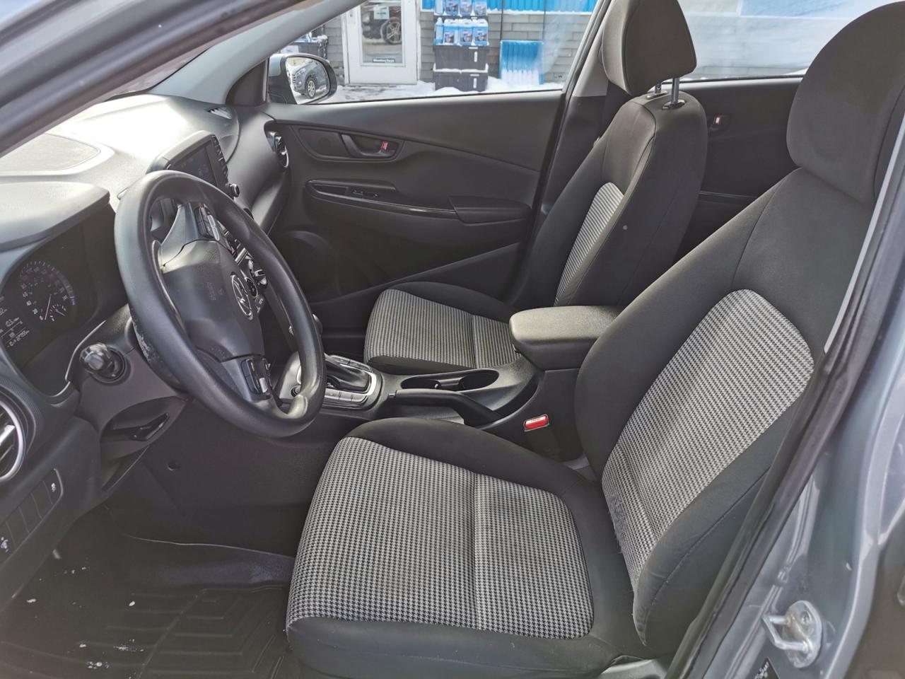 2020 Hyundai KONA SE Photo