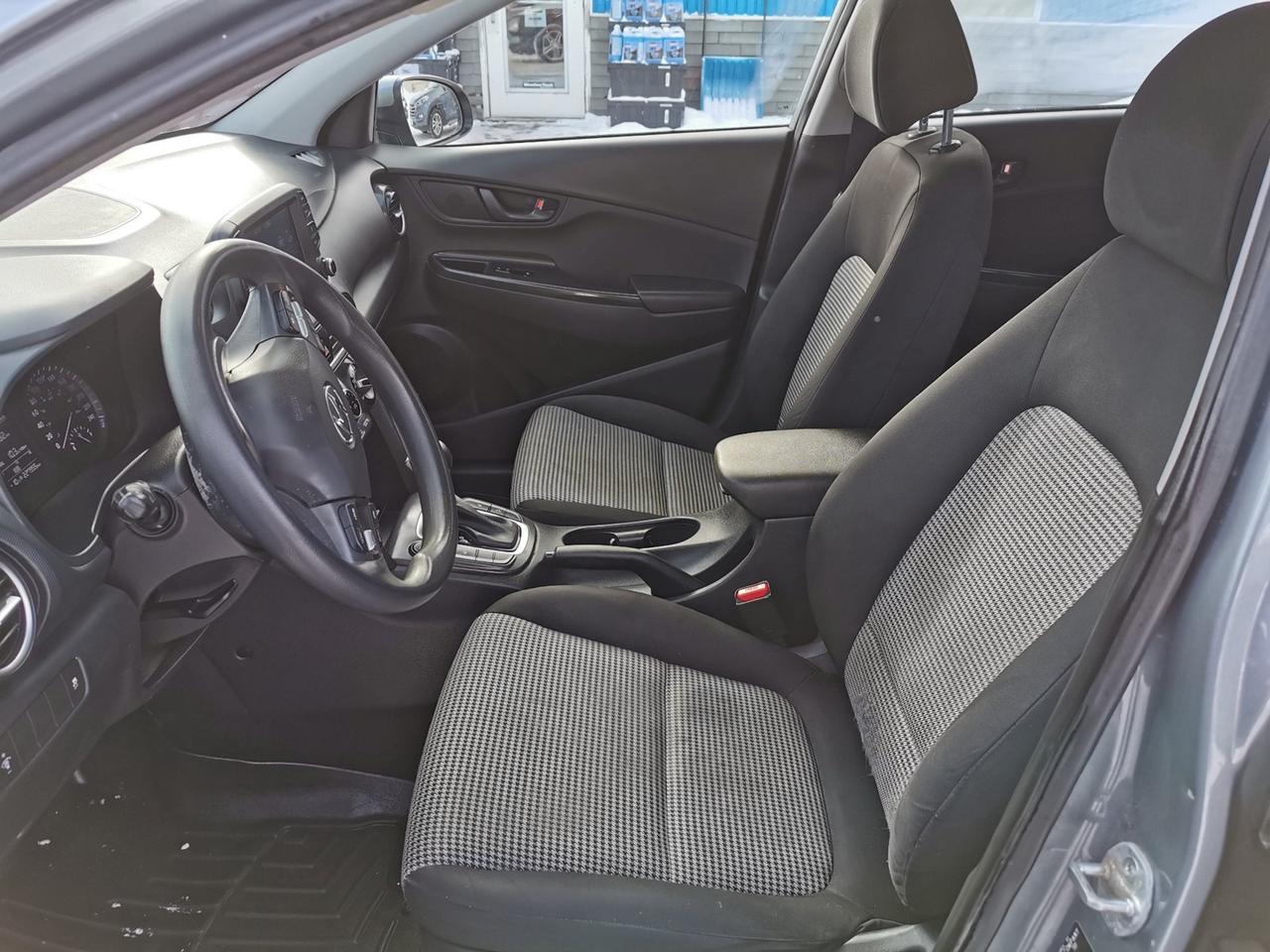 2020 Hyundai KONA SE Photo