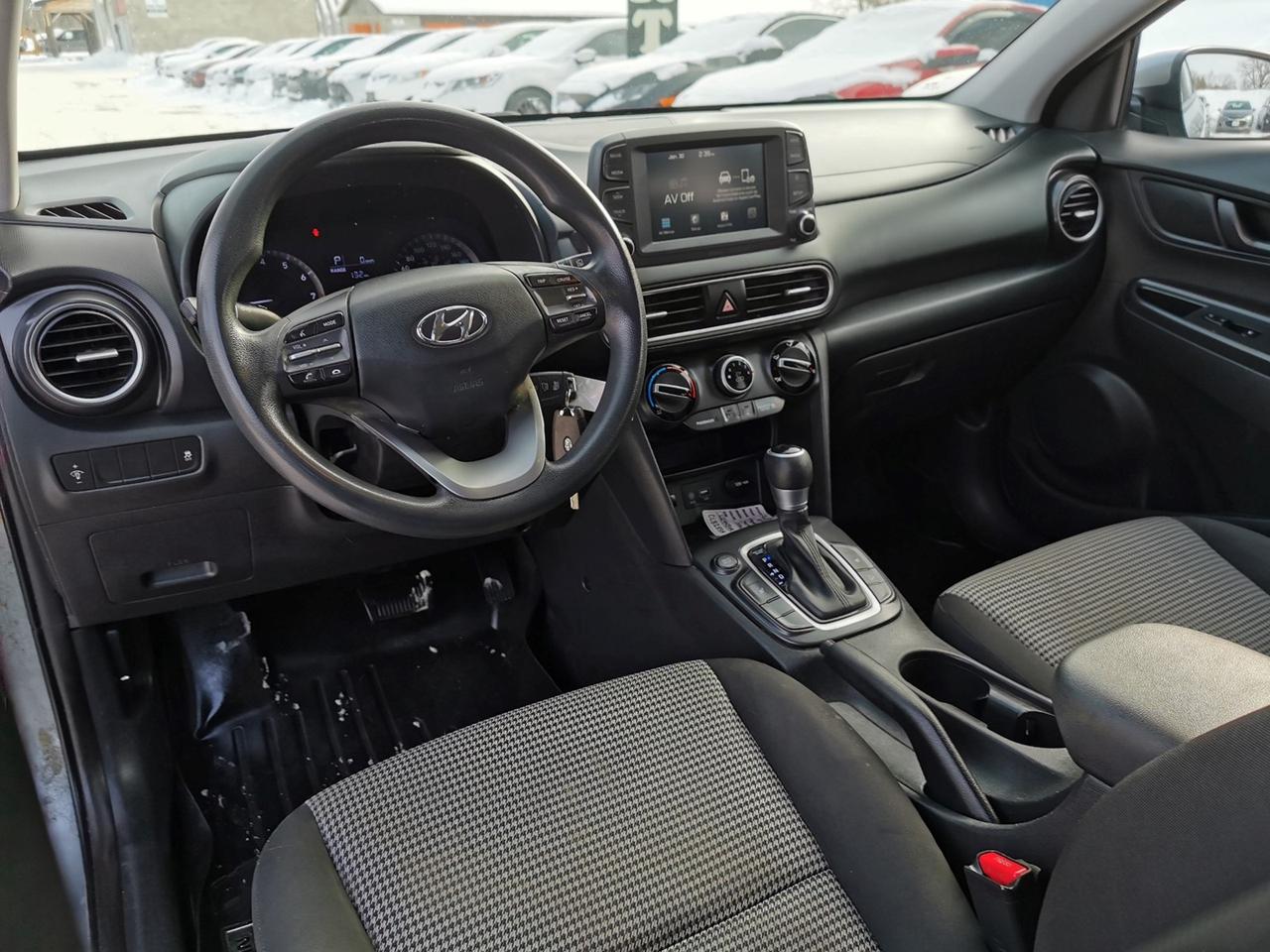 2020 Hyundai KONA SE Photo