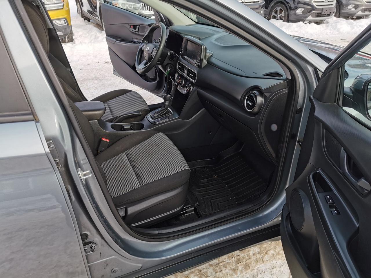 2020 Hyundai KONA SE Photo