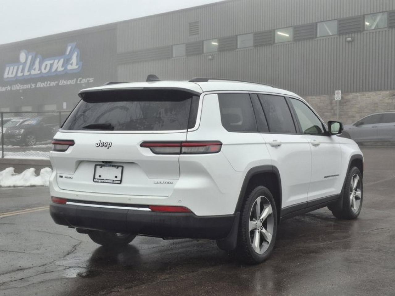 2021 Jeep Grand Cherokee L Limited 4x4 |Fam Cam | Pano Roof | Leather | Heated Steering + Seats | Captain Seats | and More ! Photo