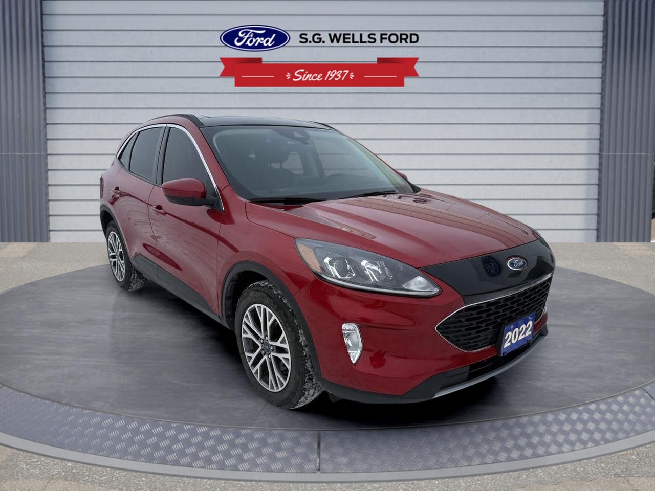 2022 Ford Escape SEL Photo2
