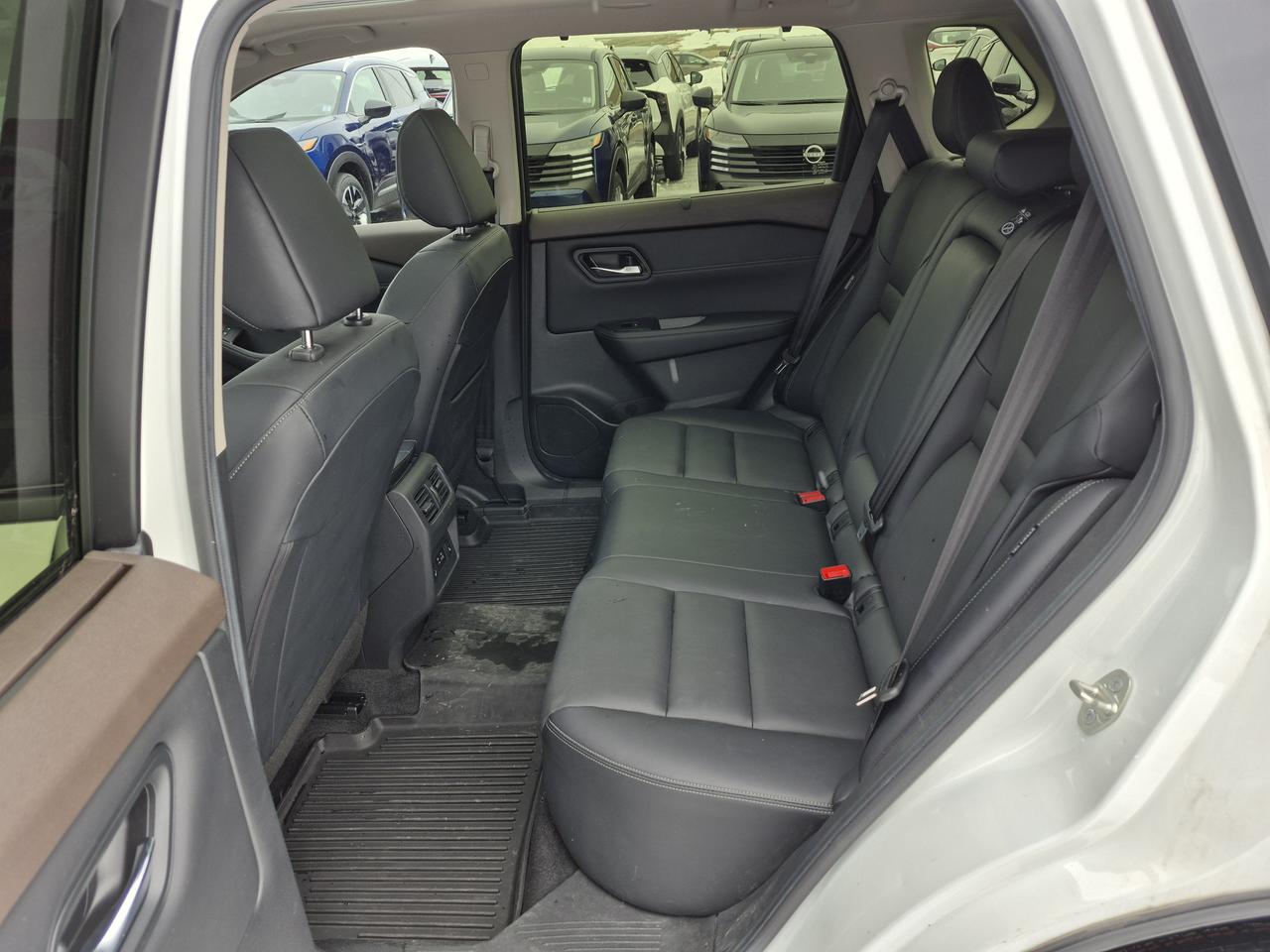 2023 Nissan Rogue Sv Midnight Photo