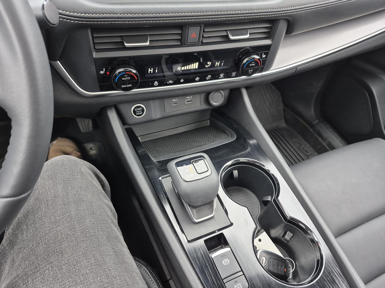 2023 Nissan Rogue Sv Midnight Photo