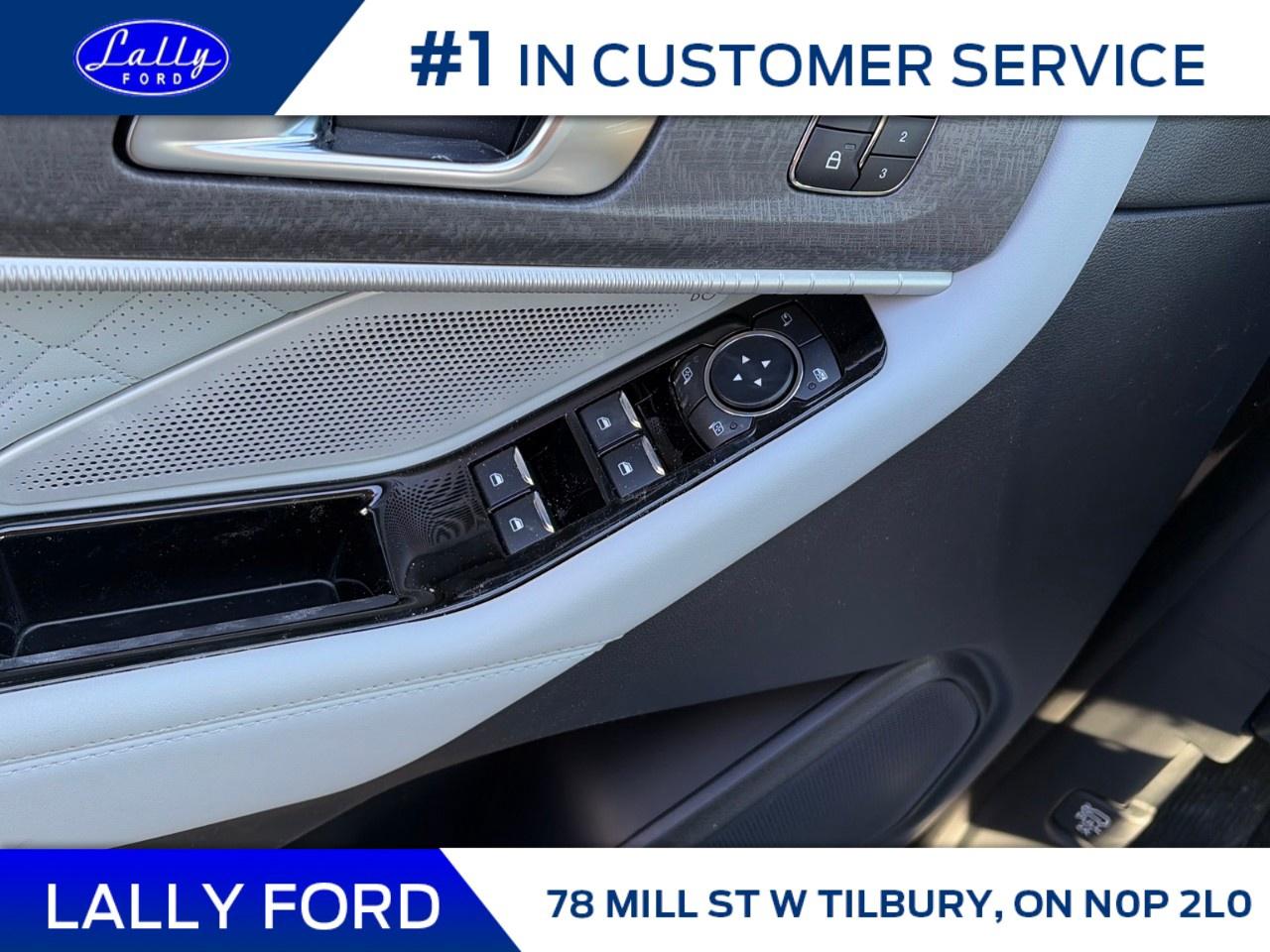 2026 Ford Explorer Platinum 4WD Photo