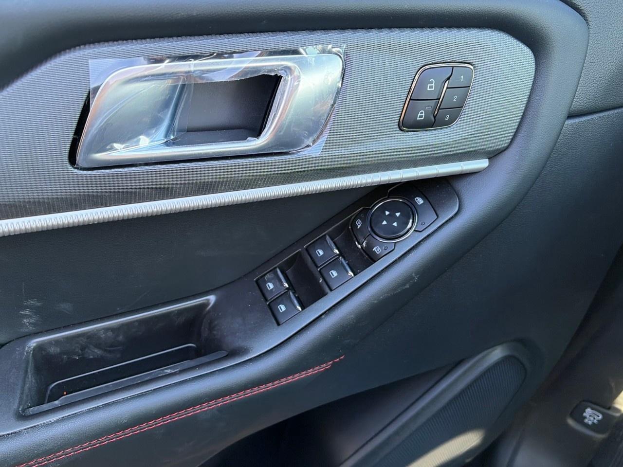 2026 Ford Explorer ST-Line 4WD Photo