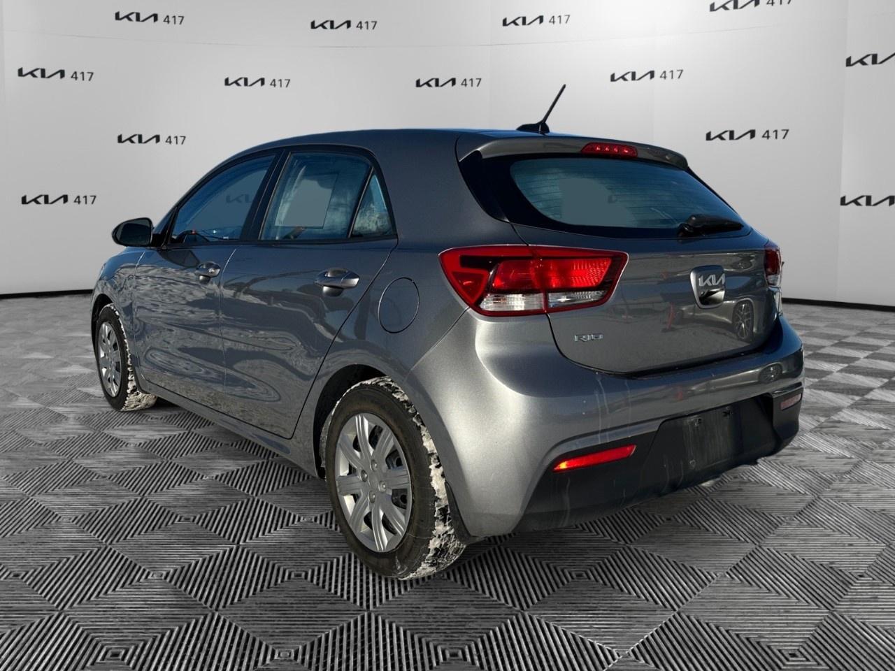 2022 Kia Rio 5-Door LX  Manual Photo2