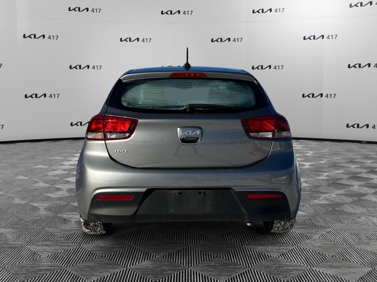 2022 Kia Rio 5-Door LX  Manual Photo3