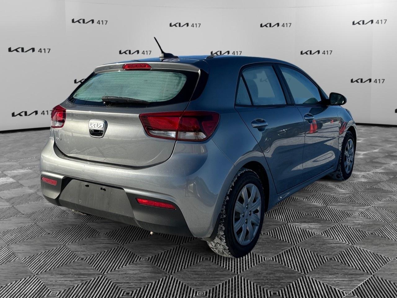 2022 Kia Rio 5-Door LX  Manual Photo4