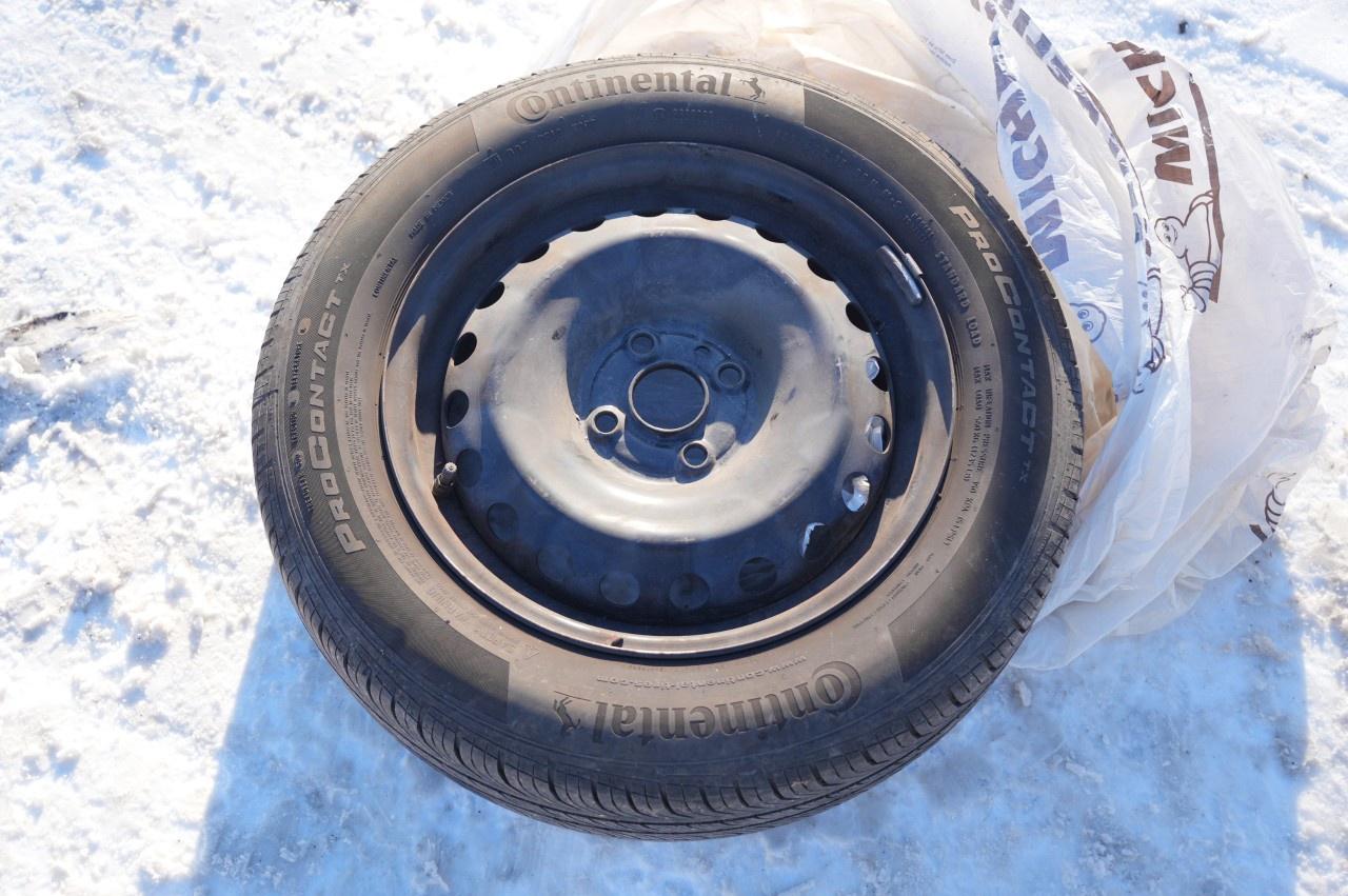 2022 Kia Rio 5-Door LX  Manual Photo