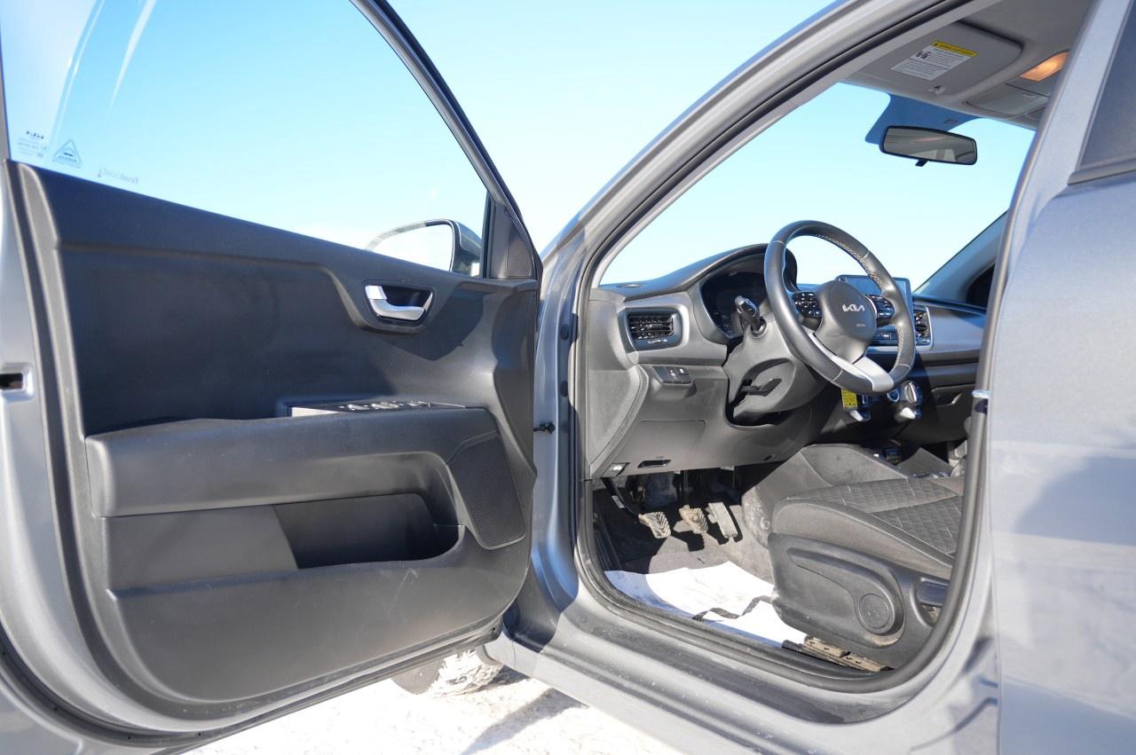2022 Kia Rio 5-Door LX  Manual Photo