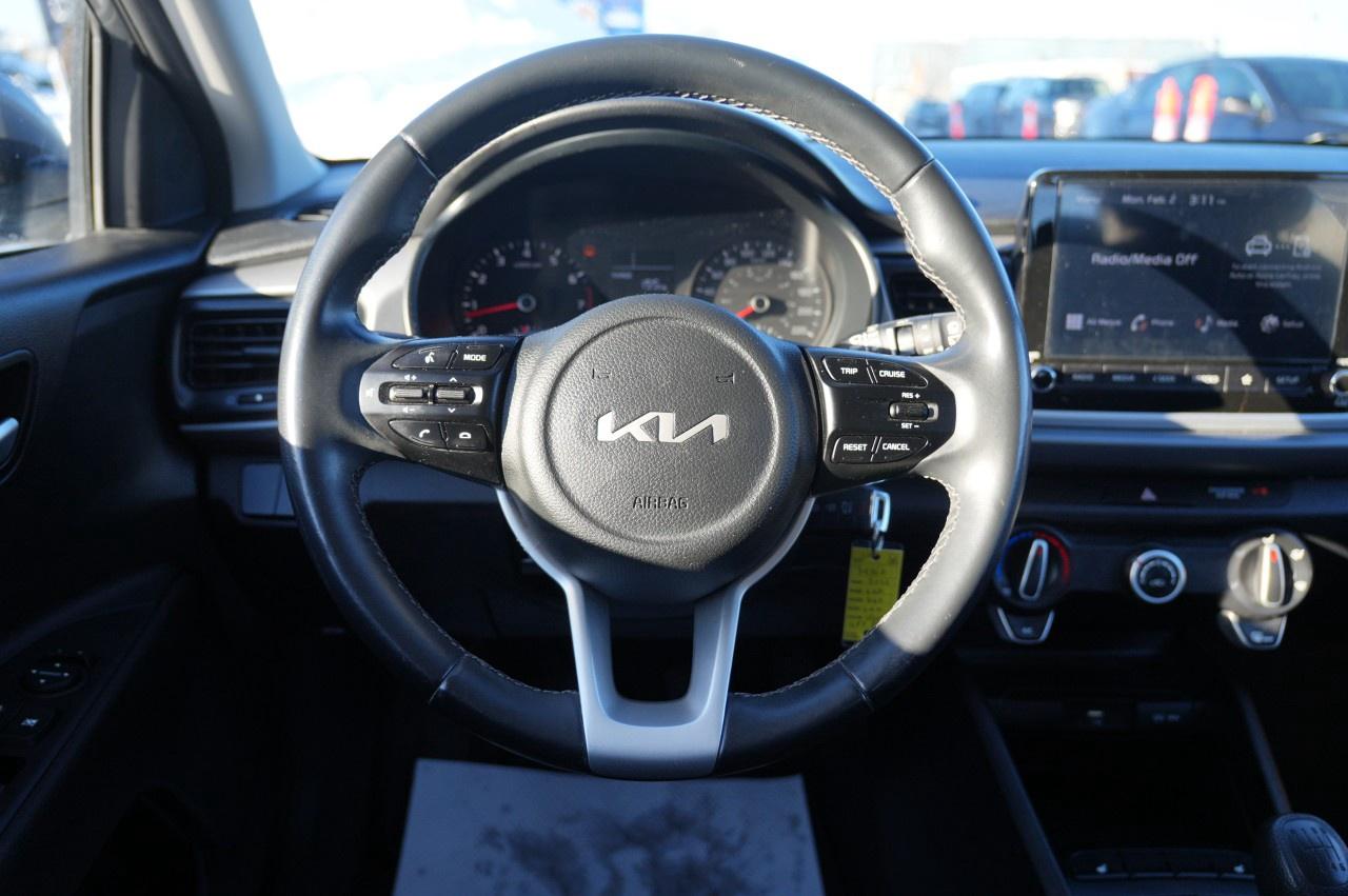 2022 Kia Rio 5-Door LX  Manual Photo