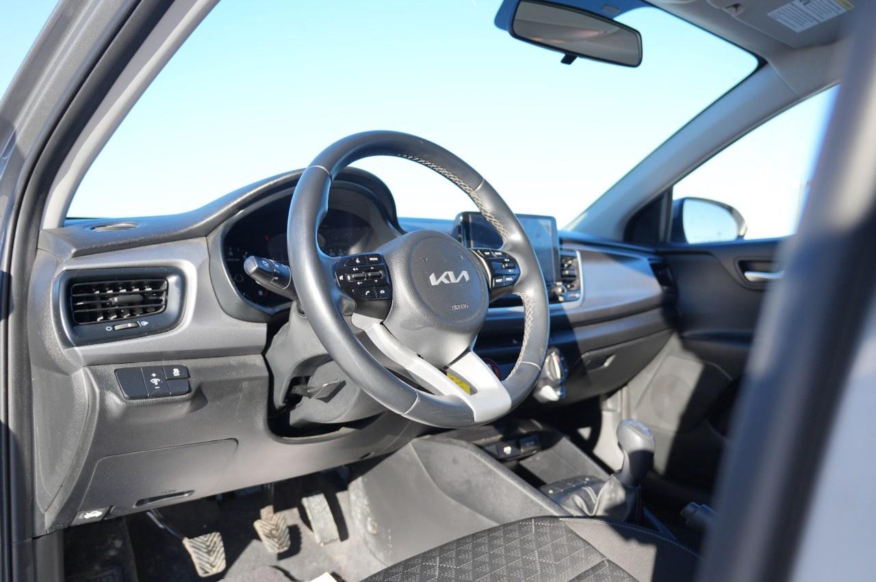 2022 Kia Rio 5-Door LX  Manual Photo