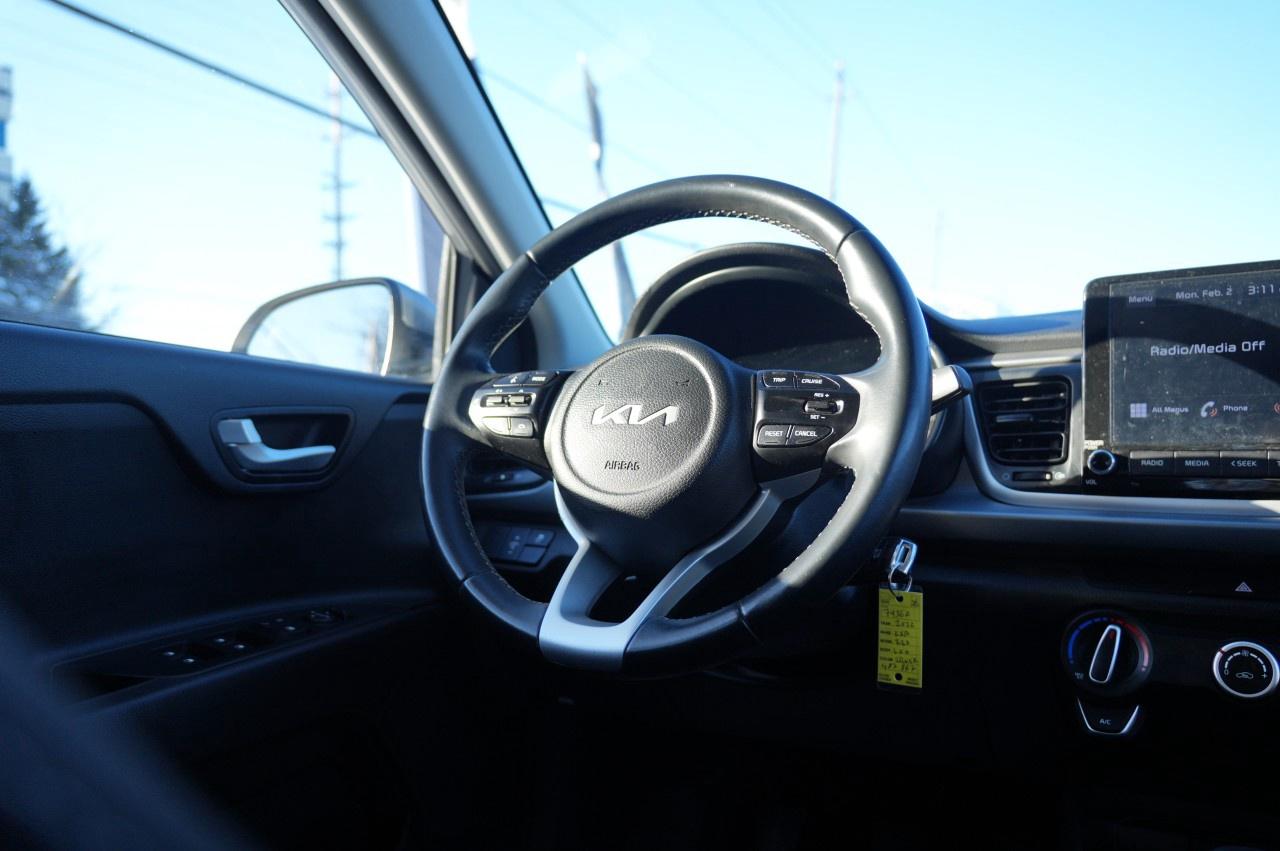 2022 Kia Rio 5-Door LX  Manual Photo