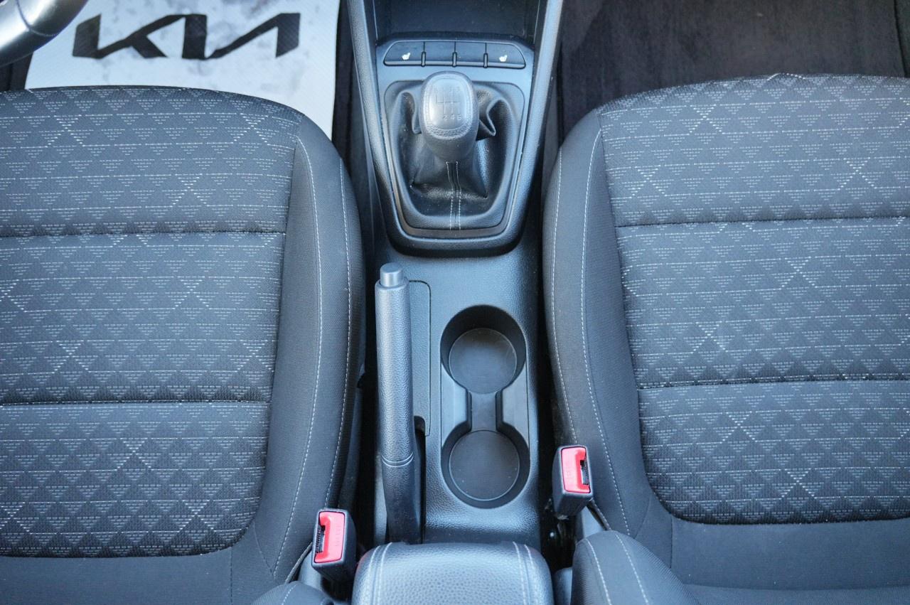 2022 Kia Rio 5-Door LX  Manual Photo