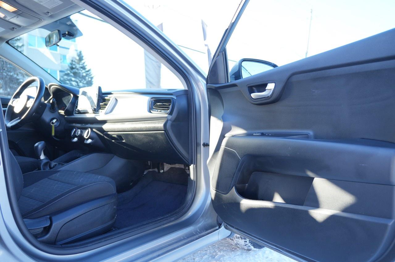 2022 Kia Rio 5-Door LX  Manual Photo