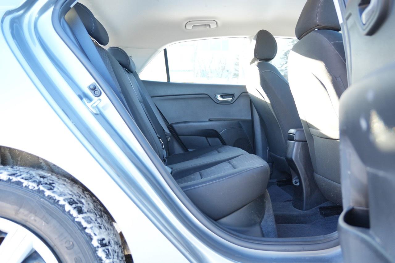 2022 Kia Rio 5-Door LX  Manual Photo