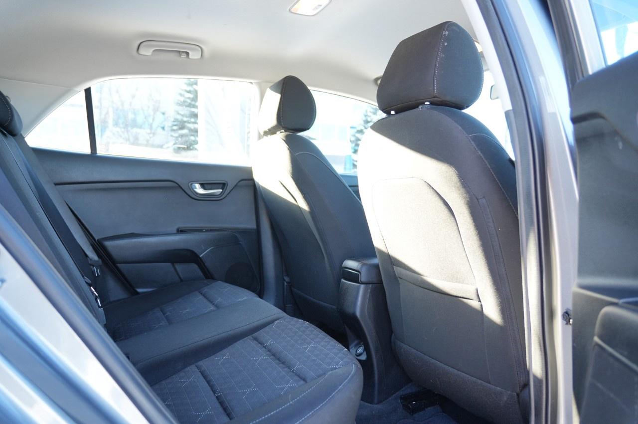 2022 Kia Rio 5-Door LX  Manual Photo