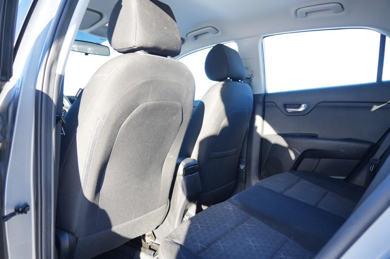 2022 Kia Rio 5-Door LX  Manual Photo