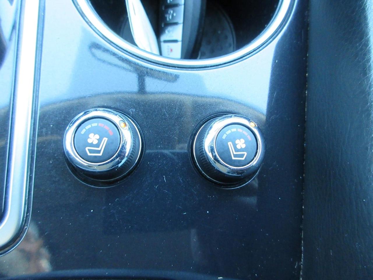 2017 Nissan Maxima 1 Photo