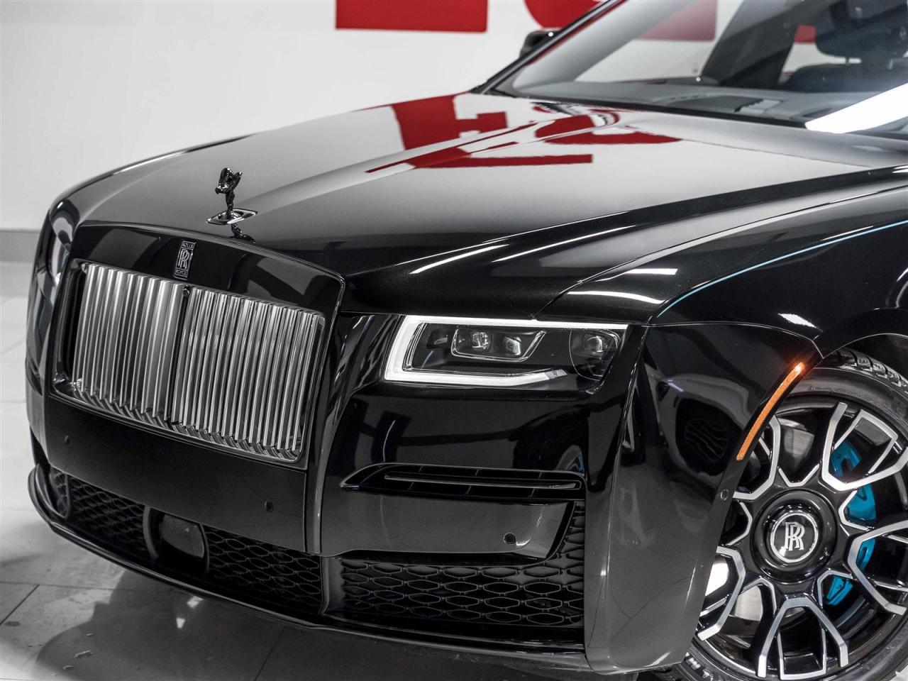 2023 Rolls Royce Ghost BLACK BADGE|V12|BESPOKE|CARBON WHEELS|DRIVER ASSIST Photo