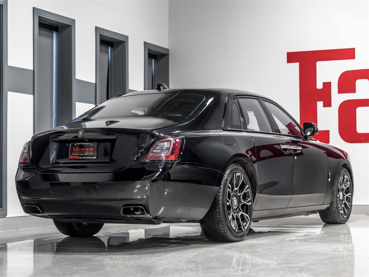 2023 Rolls Royce Ghost BLACK BADGE|V12|BESPOKE|CARBON WHEELS|DRIVER ASSIST Photo