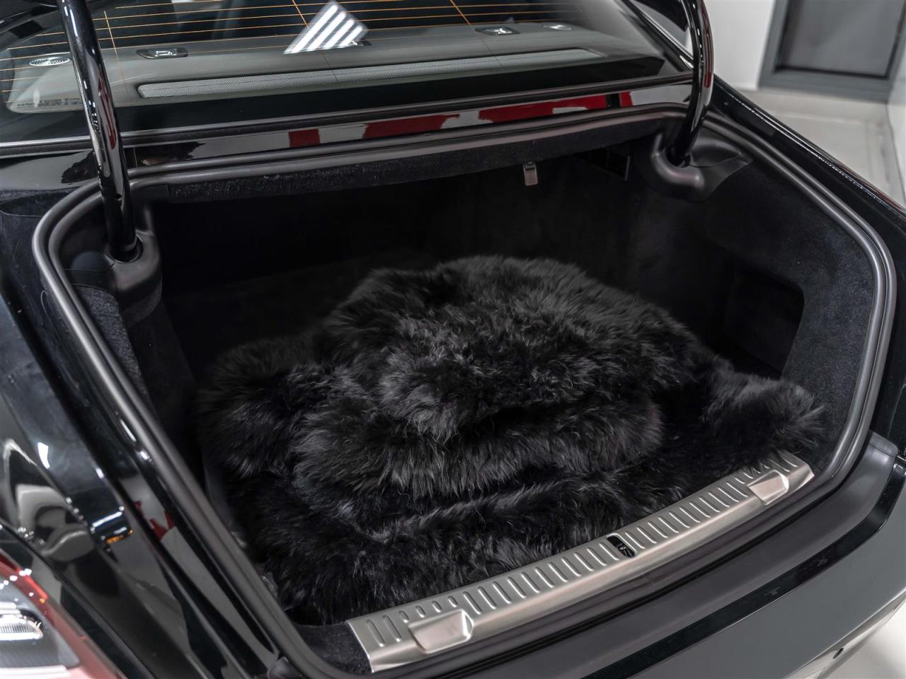 2023 Rolls Royce Ghost BLACK BADGE|V12|BESPOKE|CARBON WHEELS|DRIVER ASSIST Photo