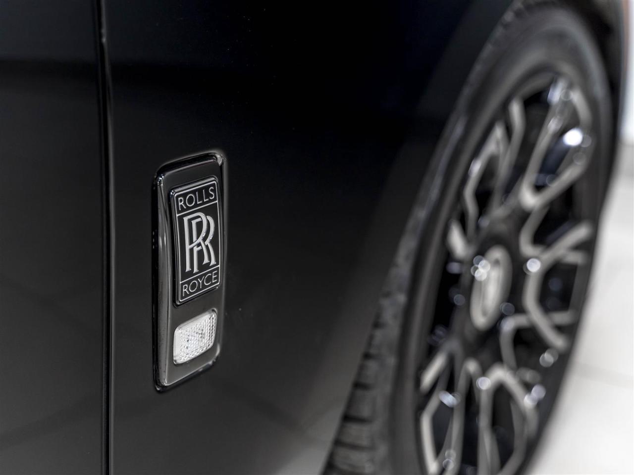 2023 Rolls Royce Ghost BLACK BADGE|V12|BESPOKE|CARBON WHEELS|DRIVER ASSIST Photo
