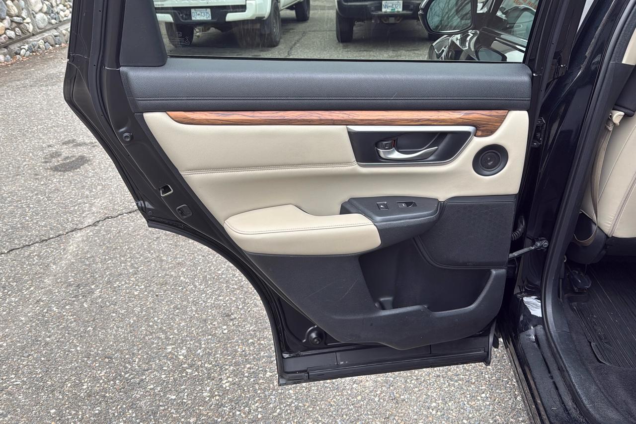 2017 Honda CR-V Touring Photo