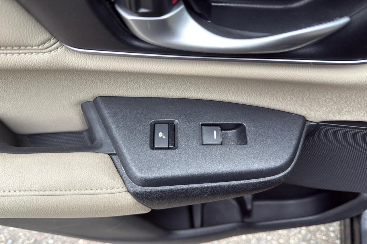 2017 Honda CR-V Touring Photo