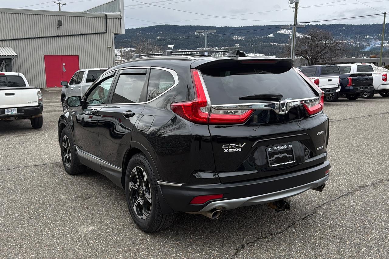 2017 Honda CR-V Touring Photo4