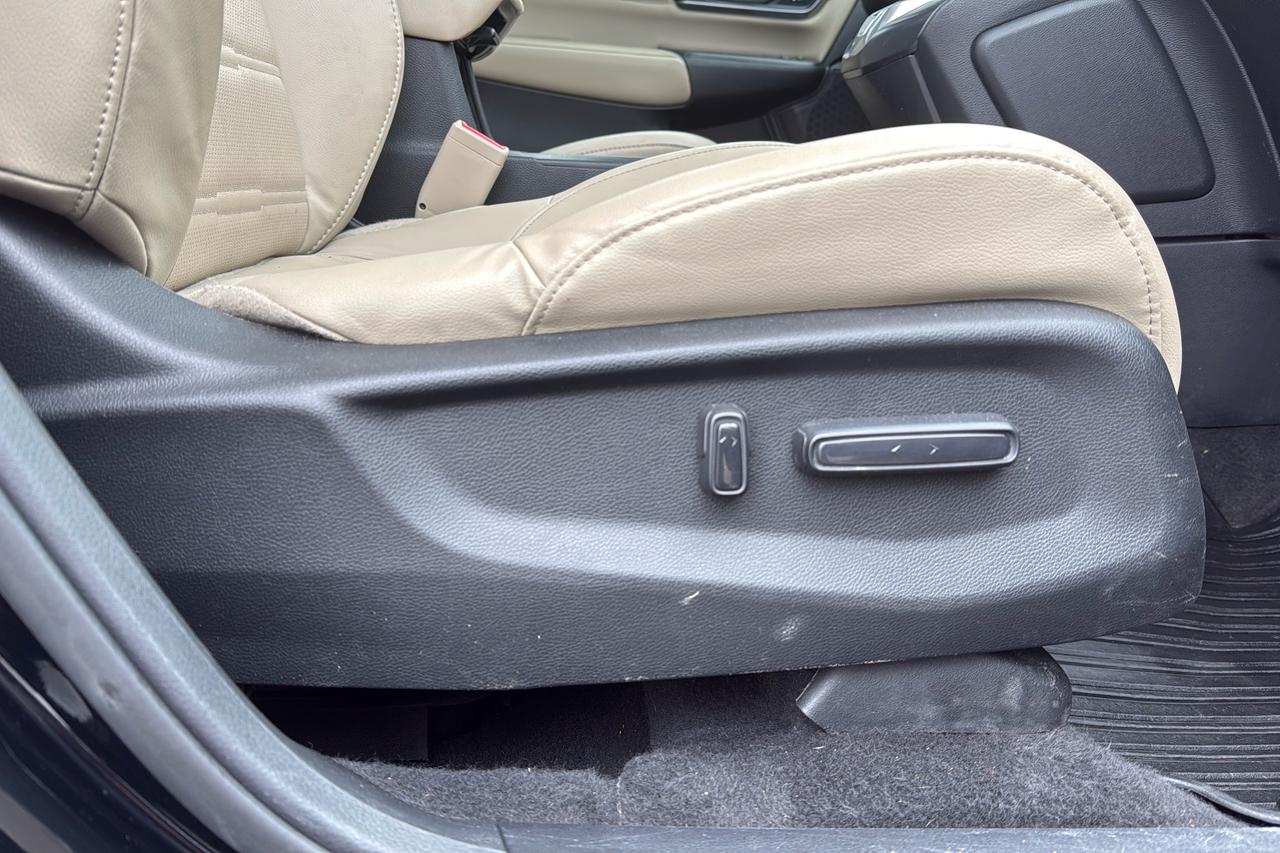 2017 Honda CR-V Touring Photo